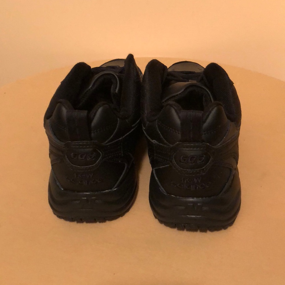 NEW BALANCE men’s 608 V4 BLACK training shoe NWOT - Picture 4 of 6